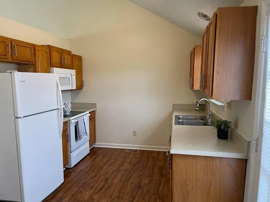Pet- Friendly, & Close To Uptown Charlotte